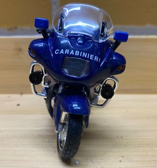 Moto a escala 1:18
