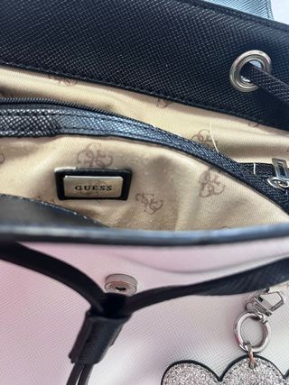 Mochila Guess Blanco y Negro