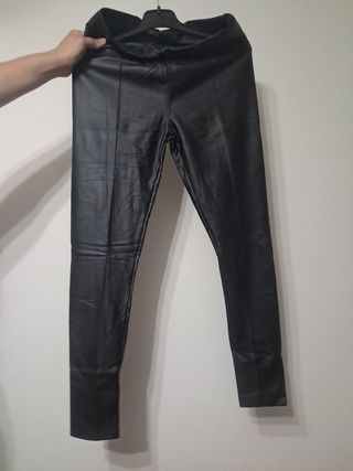 Pantalón de piel negro