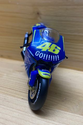 Moto a escala 1:24