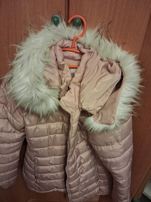 Abrigo niña rosa con capucha