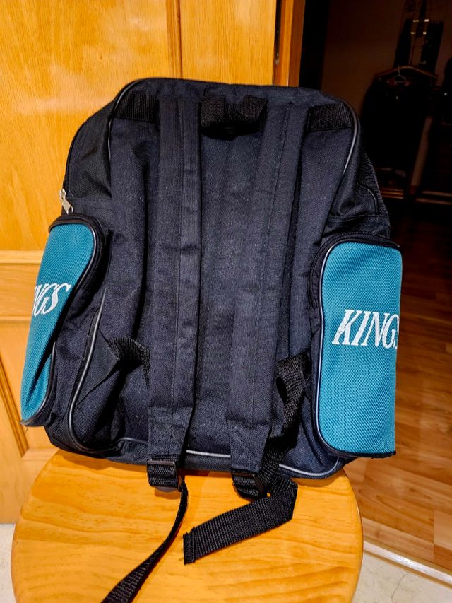 Mochila Escolar Kings Negra y Turquesa