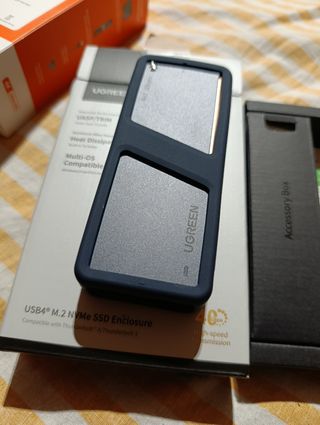 UGREEN Caja SSD NVMe M.2 USB4 40Gbps