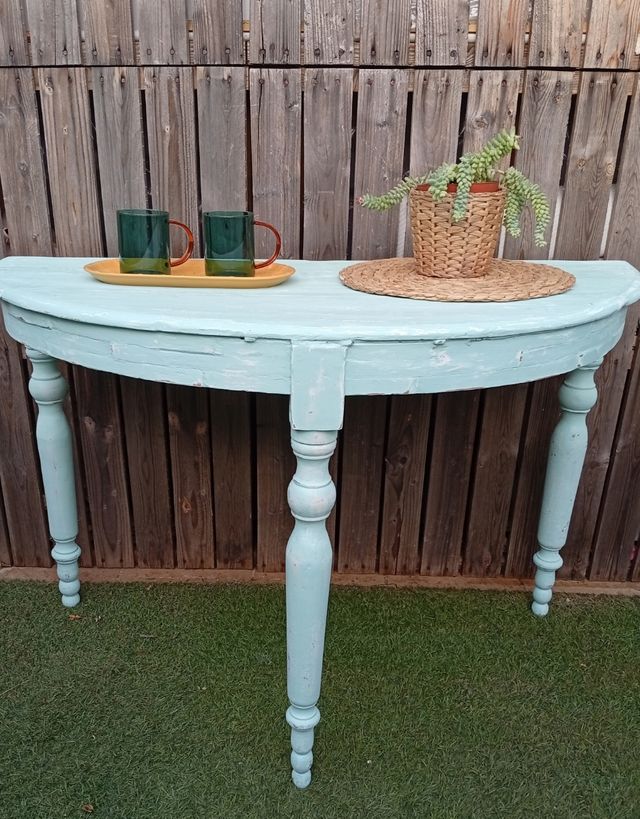 Mesa auxiliar de madera