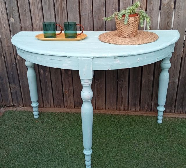 Mesa auxiliar de madera