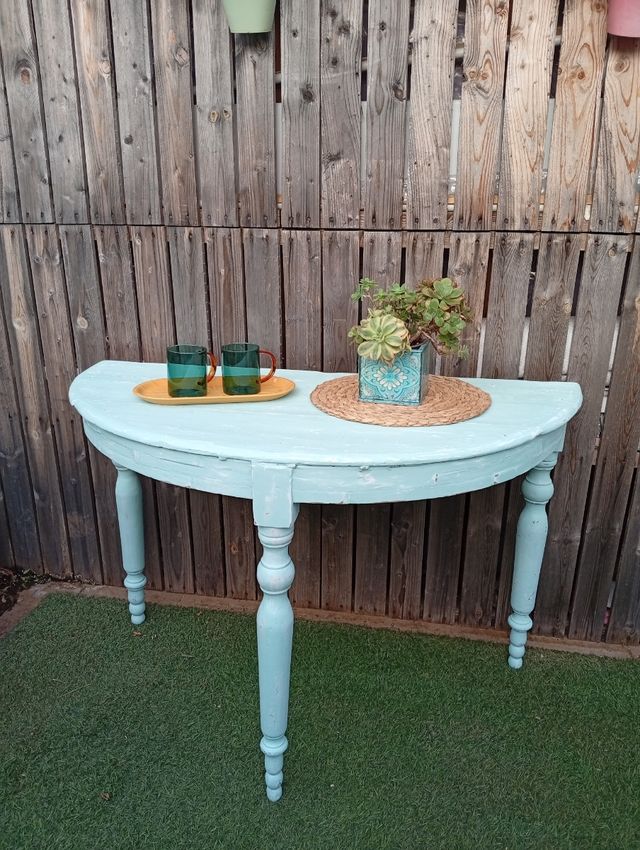 Mesa auxiliar de madera