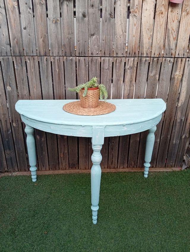 Mesa auxiliar de madera