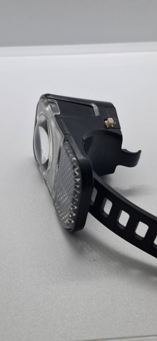 Lanterna de bicicleta preta