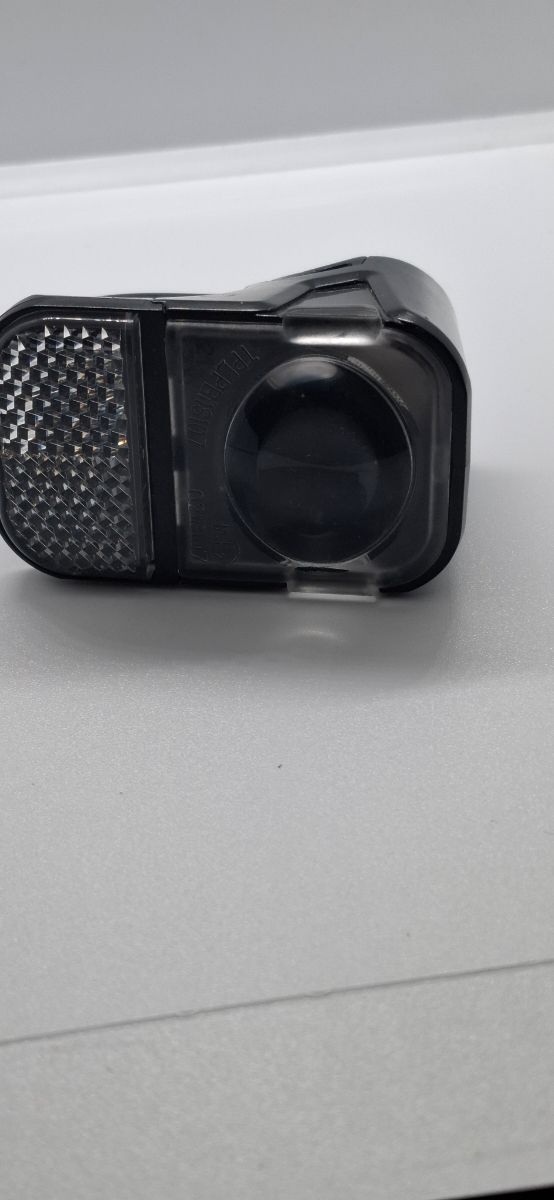 Lanterna de bicicleta preta