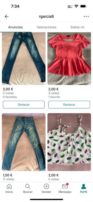Vari vestiti da guardaroba