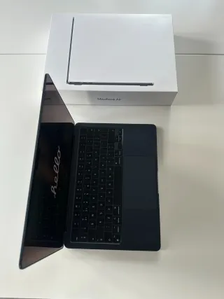 MacBook Air 13 M2 8GB RAM 256GB SSD 