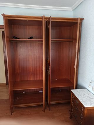 Armario ropero de madera