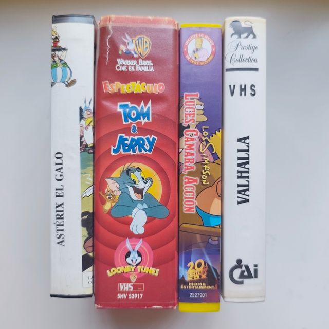 Lote VHS Infantil Astérix Simpson Tom & Jerry