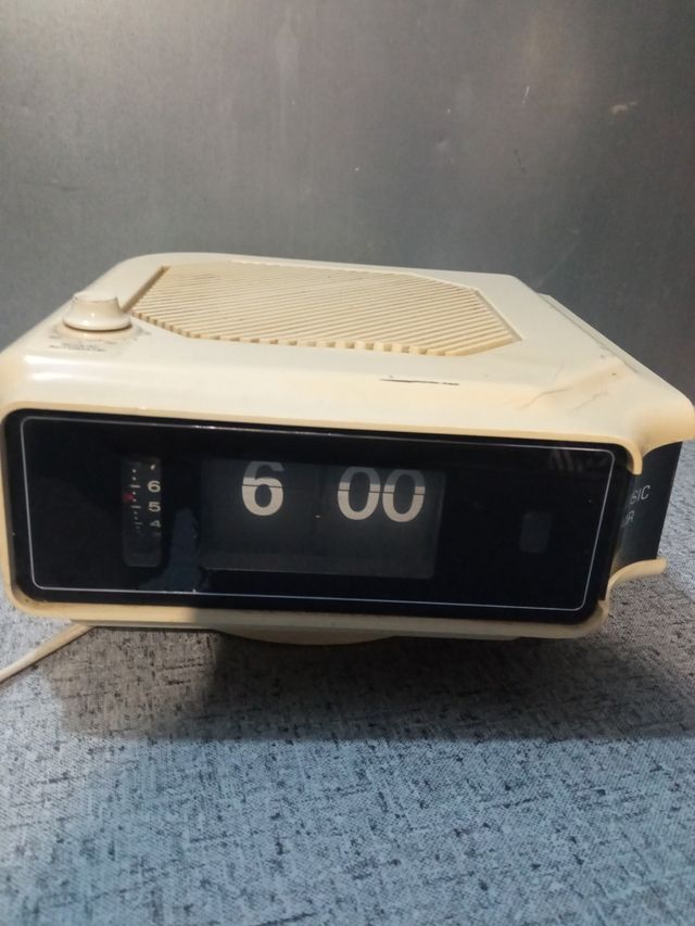Radio Reloj Despertador Vintage