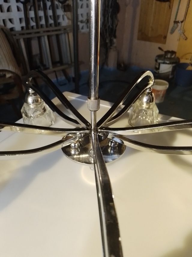 Lámpara de metal y cristal plateada