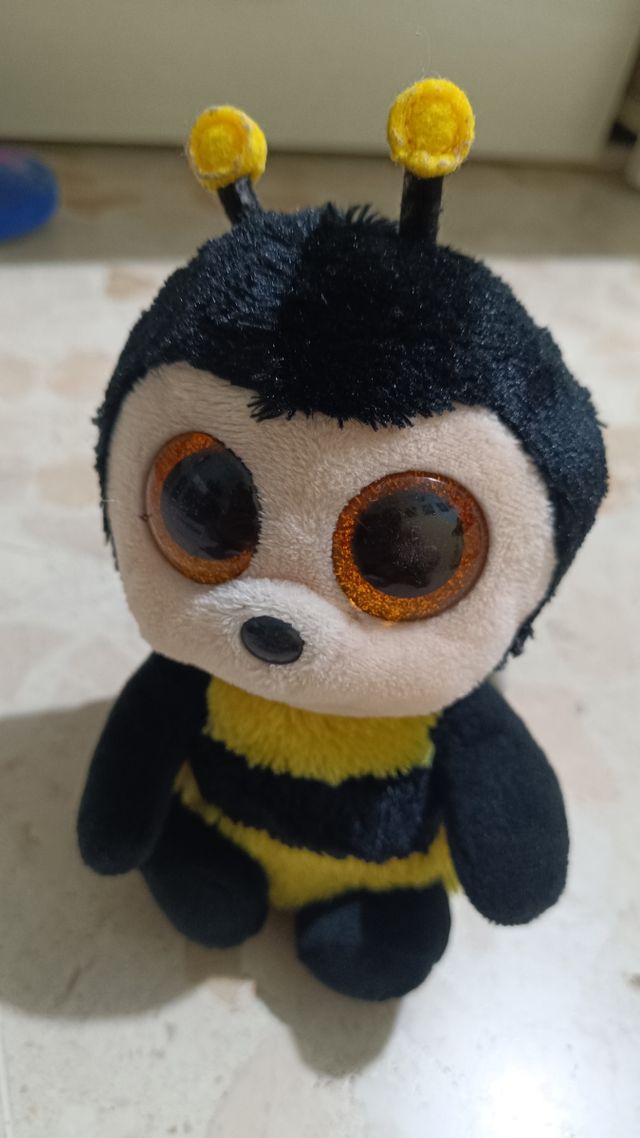 Peluche Abeja Ojos Brillantes