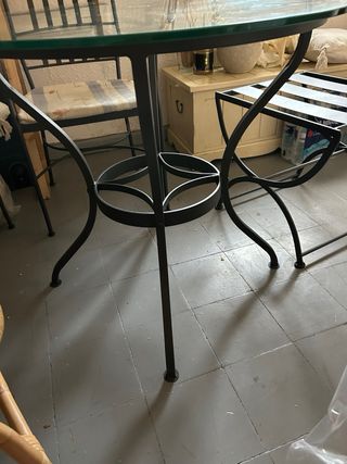Mesa + 2 Sillas de Forja y un banco