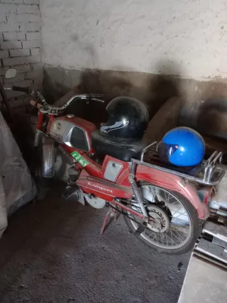 Moto Mobilette Campera Roja con papeles