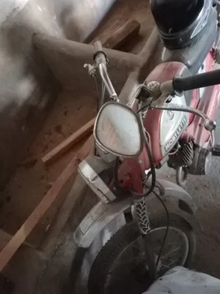 Moto Mobilette Campera Roja con papeles