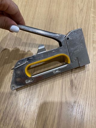 Grapadora de madera