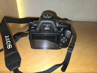 Sony Alpha A390 + objetivo 18-55mm