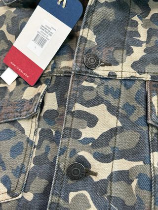 Cazadora Vaquera Tommy Jeans Camuflaje