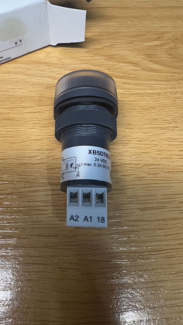 Temporizador Schneider 0.5-10s 24V CC Montaje Pane