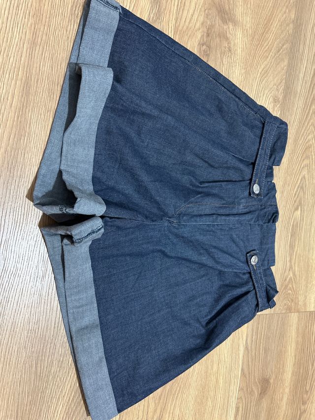 Vaquero corto pinzas Zara