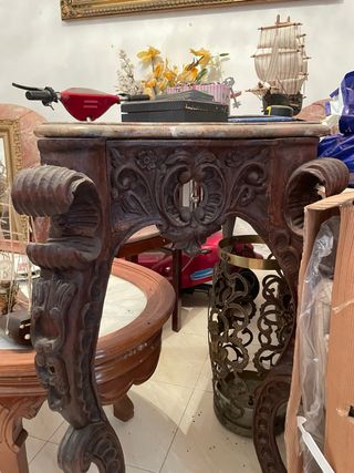 Mesa de madera y mármol