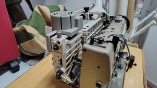 Máquina de coser Singer 212 con puller