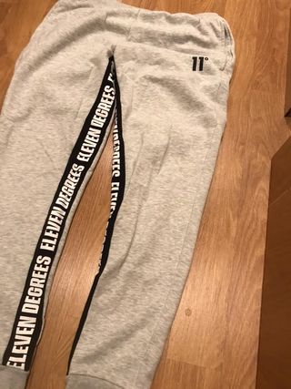 Pantalones nuevos Eleven Degrees