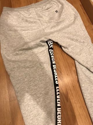 Pantalones nuevos Eleven Degrees