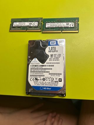 Disco Duro WD 1TB + RAM Duales de 8GB cada una 