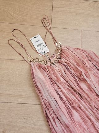 Vestido midi Zara rosa XS
Nuevo con etiqueta