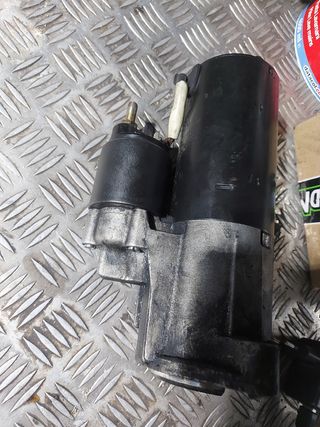 Motor de arranque,(puesta en marcha).