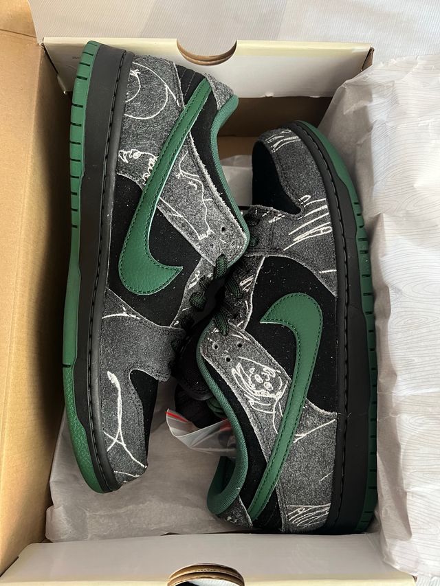 Sb dunk there skateboard