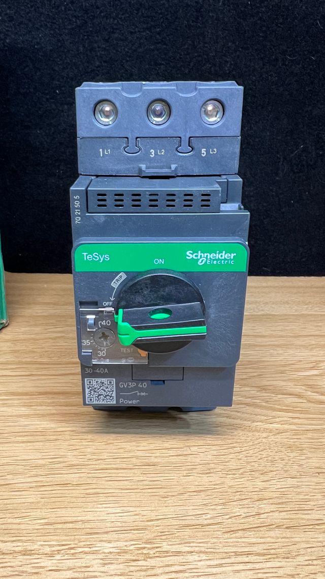 Disyuntor Magnetotérmico Schneider 30-40A GV3P40