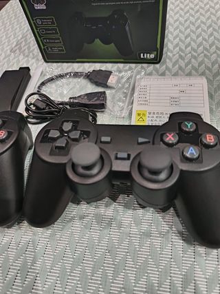 Consola stick con 10000 juegos arcade.