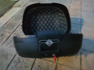 Top case de moto com base