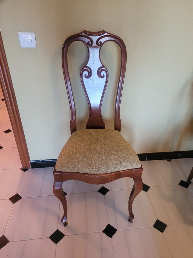 Mesa de comedor con 6 sillas y 2 sillones