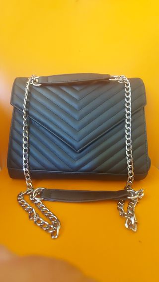 Borsa donna nera con tracolla a catena