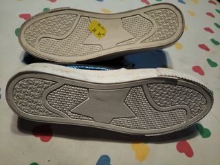 Zapatillas negras charol con velcro