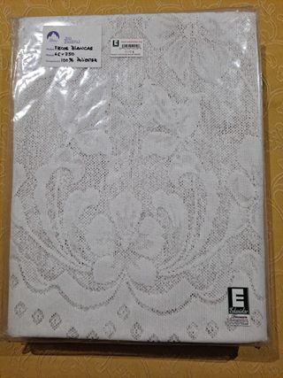 Una Cortina encaje blanco, 065x250 cm. 100% poliés