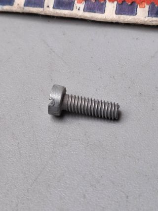 Tornillo bomba gasolina AUA565 BMC