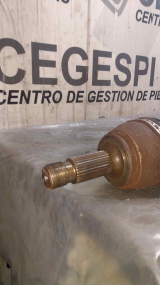 TRANSMISION TRASERA IZQUIERDA MERCEDES-BENZ VITO