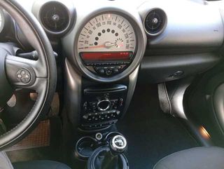 MINI MINI Countryman One D 66 kW (90 CV)