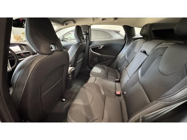 Volvo V40 T2 Momentum 90 kW (122 CV)