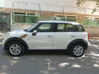 MINI MINI Countryman One D 66 kW (90 CV)