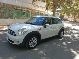 MINI MINI Countryman One D 66 kW (90 CV)