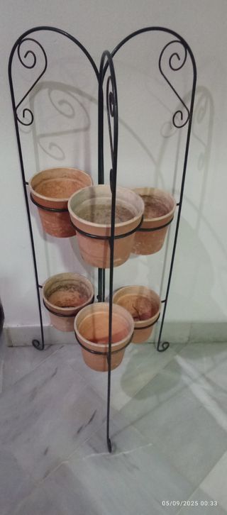 Estantería para plantas de metal